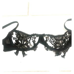 Black cutout bra. Sz. 32D/E